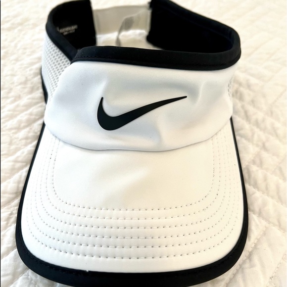Nike Dri-Fit Featherlight Aerobill Visor Hat White Golf Running Tennis Adult OS - Picture 1 of 10